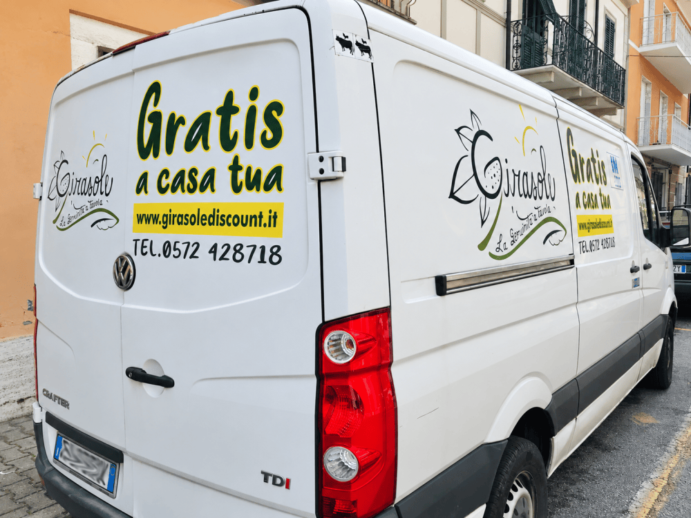 Decorazione di furgoni e veicoli aziendali.